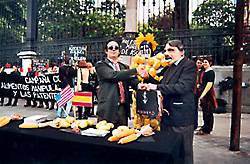 Manifestación organizada en Madrid por Ecologistas en Acción contra los alimentos transgénicos, y más concretamente contra la compañía Monsanto.