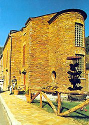 Hotel Oscos y�N�cleo de Turismo Rural Sta.Eufemia