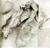 Restos del pantalón de Claudio Lavín, encontrados en la fosa común de Cauquenes.