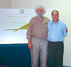 De izquierda a derecha, Leonardo Boff y Juan José Tamayo, dos de los censurados por la Iglesia