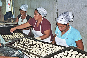 Tienda de alimentaci�n Cuevas, en Tetu�n