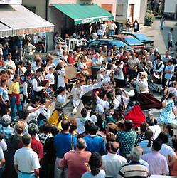 Fiesta popular en Benia de Onís