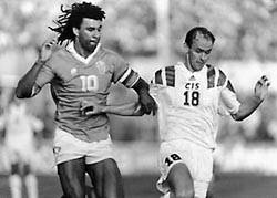 V�ctor Onopko junto al holand�s Ruud Gullit