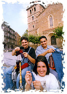 De izquierda a derecha los hermanos Tejedor: José Manuel, Eva y Javier.