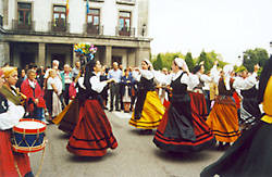Bailes regionales en la Fiesta del Bollu