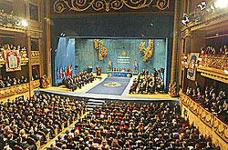 Vista general del escenario del Teatro Campoamor el día de la entrega de los premios