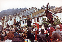 Paso de Semana Santa en Piant�n