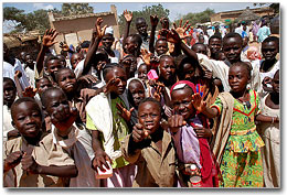 Sudán: retirada de la ayuda humanitaria