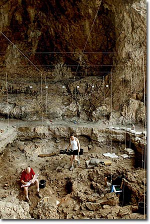 Vista del área de excavación en la Cueva Hilazon Tachtit, Israel. Foto: Naftali Hilger.