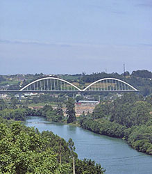 Puente de Navia sobre los ros Anleo y Navia