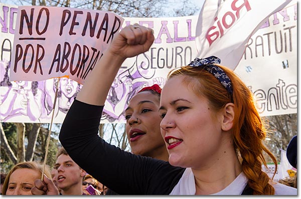 Manifestación en contra de la ley del aborto